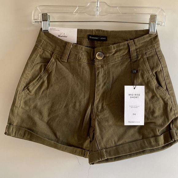 New Vintage Folded Hem Mid Rise Shorts 💜 - Picture 3 of 5